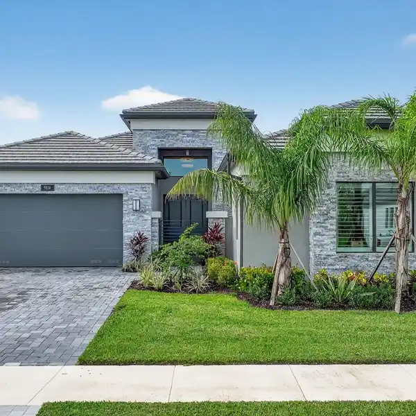 SOPHISTICATED 2024 VALENCIA GRAND RESIDENCE