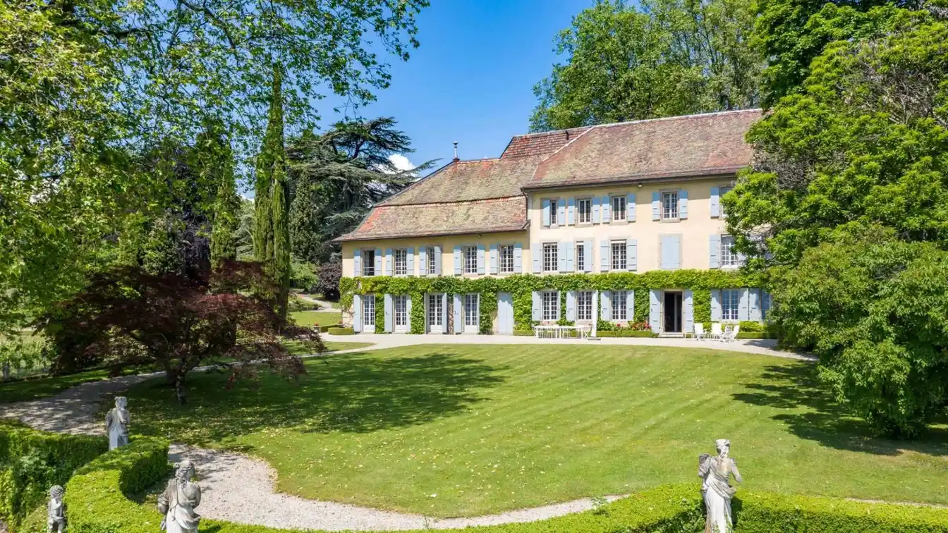An Exceptional Maison De Maître