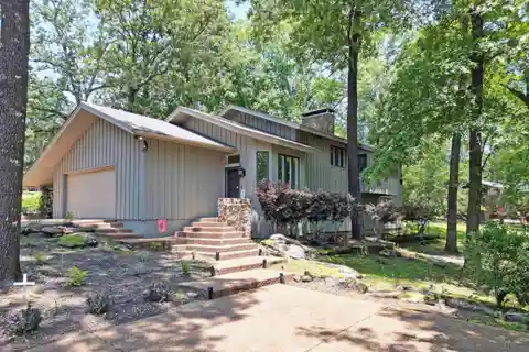 Remodeled Golf Course Retreat on Eden Isle – an Entertainer’s Dream