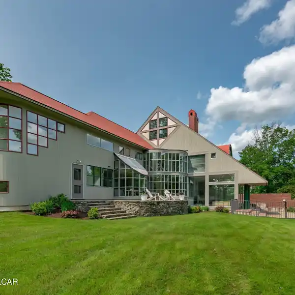 PETER BOHLIN DESIGNED PRIVATE ESTATE