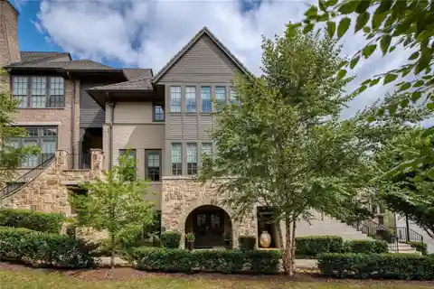Luxury and Convenience in Ashton Woods