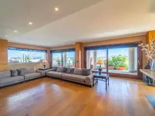 Light-filled Three Bedroom Apartment