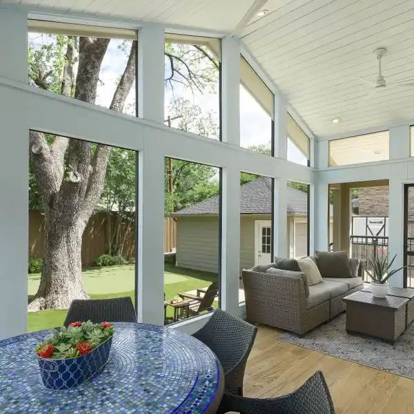 MOVE-IN READY TRADITIONAL IN UNIVERSITY PARK
