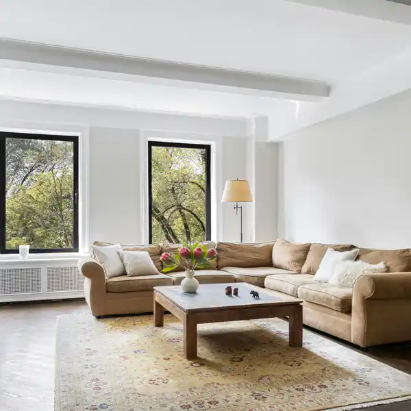 TURN-KEY PREWAR RIVERSIDE CLASSIC 6