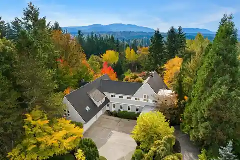 Majestic Estate W/stunning Cascade Views