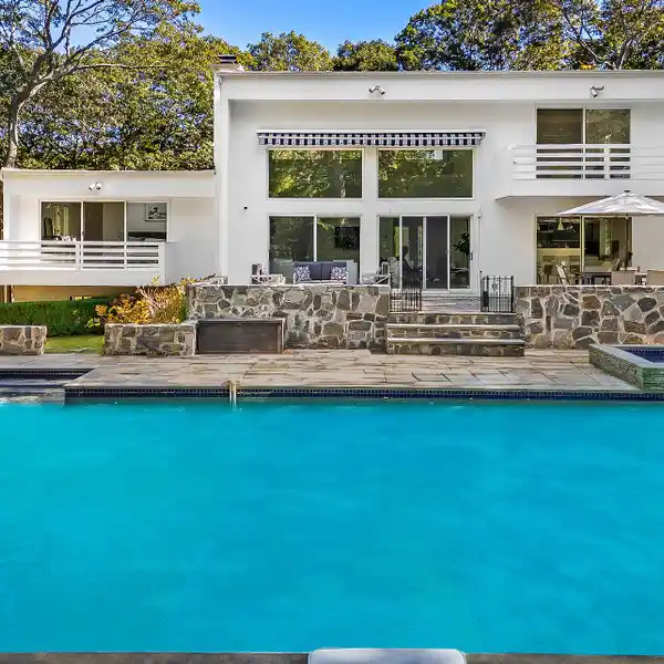 ARCHITECT-DESIGNED MODERN OASIS NEAR BAY AND VILLAGE