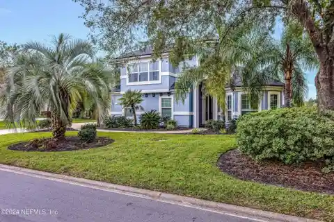 Exquisite Home in the South Hampton Golf & Country Club