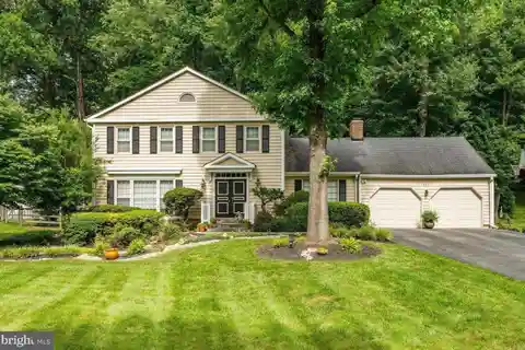 Potomac Oasis on a Serene Cul-De-Sac