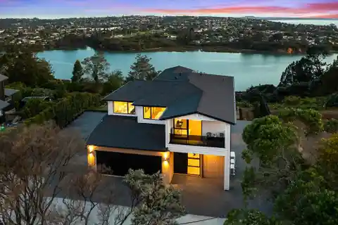 Exciting Sea-View Home