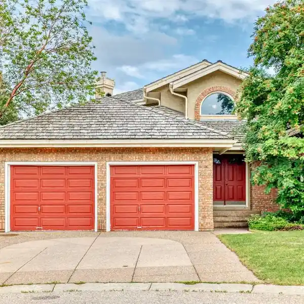 SPACIOUS EXECUTIVE HOME IN CHRISTIE PARK