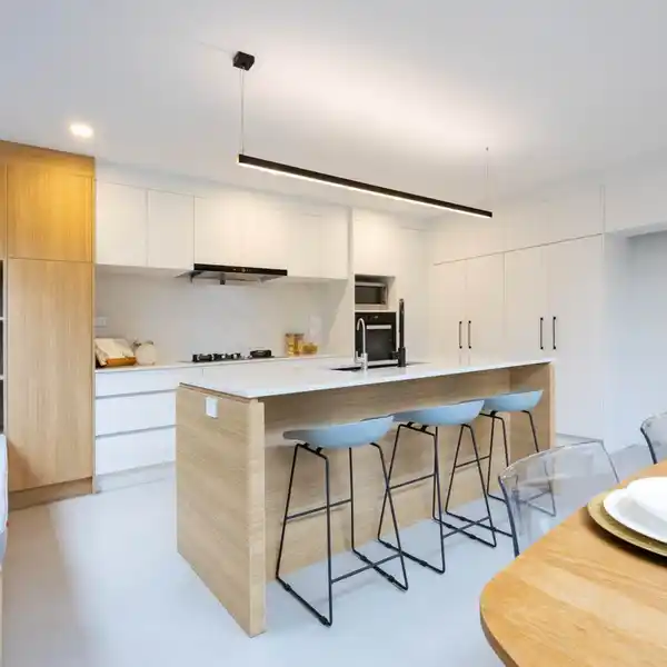 MODERN BAYSIDE LIVING IN THE HEART OF ORAKEI