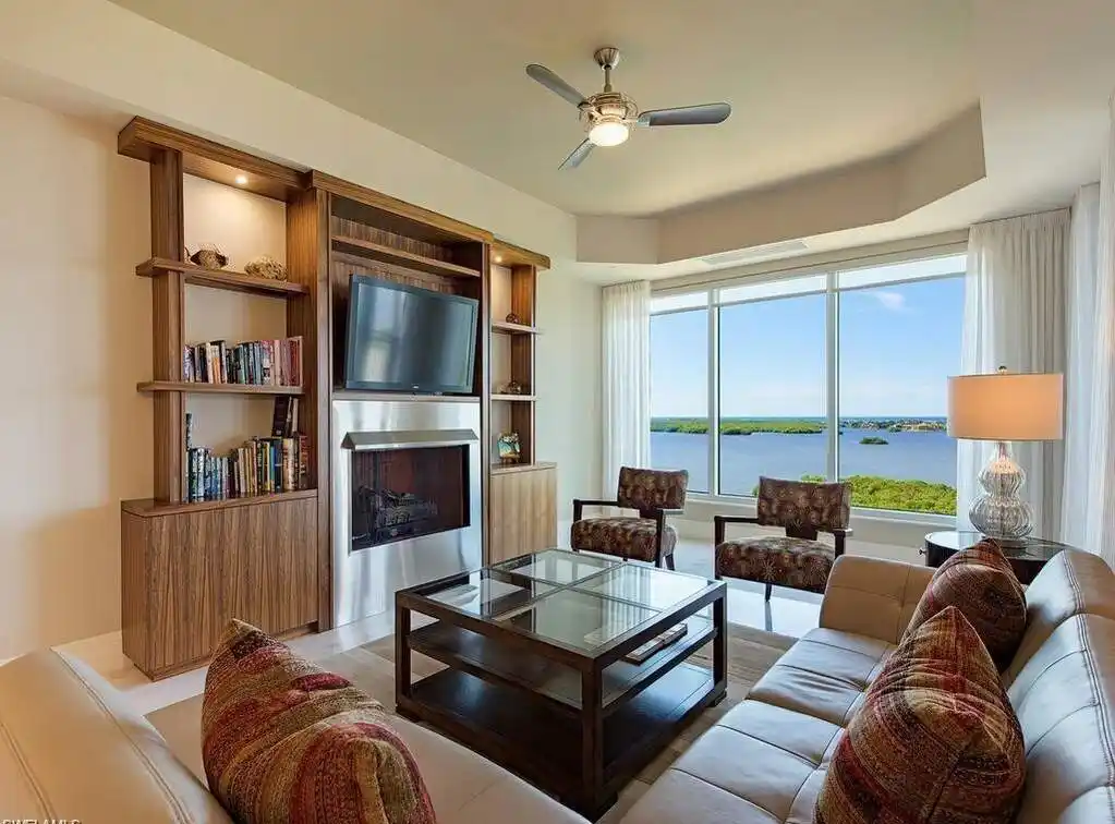 Beautifully Appointed Sky Home