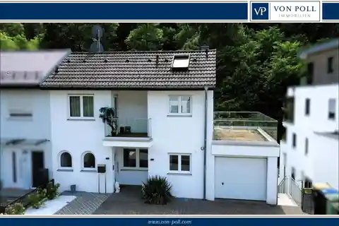 Elegant Semi-detached House with High-quality Furnishings