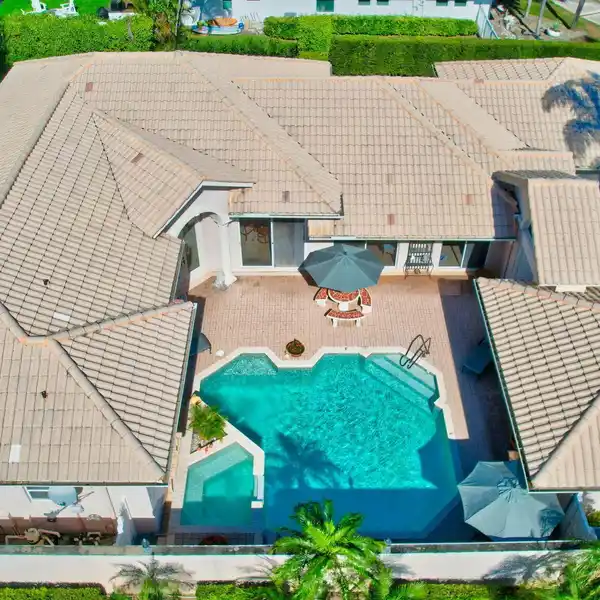 LOVELY HOME WITH GUEST HOUSE AT PINE TREE GOLF CLUB
