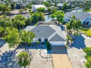 Beautifully Renovated Canal-Front Home