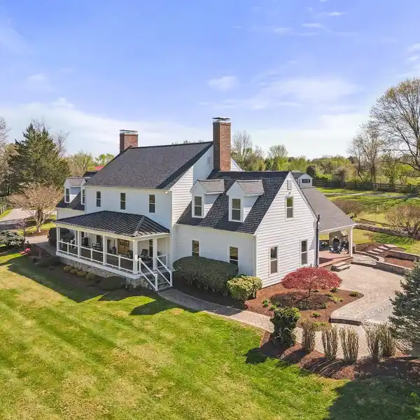 RUSTIC CHARM MEETS MODERN FARM LIVING