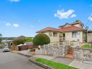 Beautifully Maintained Tri-level Home