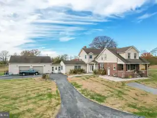 Secluded Estate with Timeless Country Sophistication