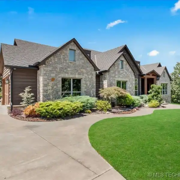 IMPECCABLY BUILT SUNRISE RIDGE DREAM HOME