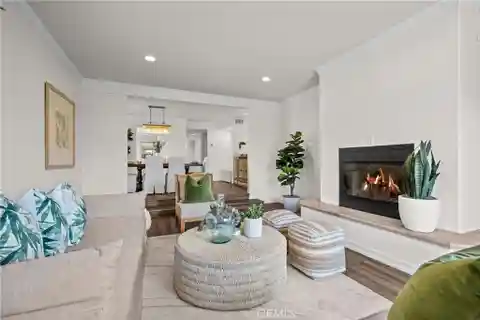 Remodeled End Unit in Coveted Lunada Bay