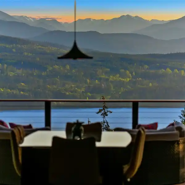 SPECTACULAR VIEWS FROM THIS STUNNING HOME