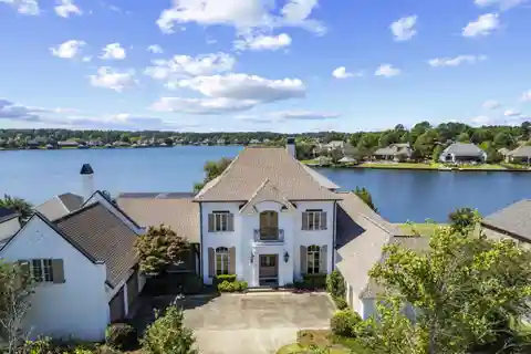 Extraordinary Waterfront Retreat in Reunion