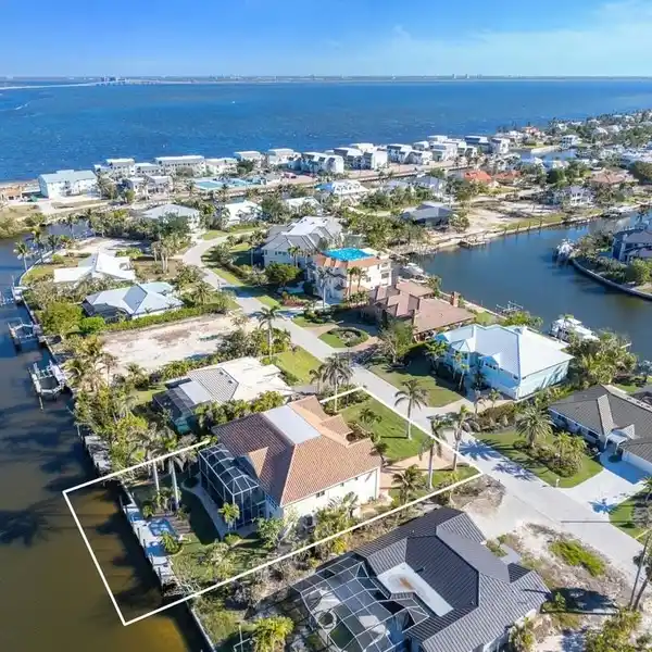 WATERFRONT LUXURY WITH DIRECT GULF ACCESS