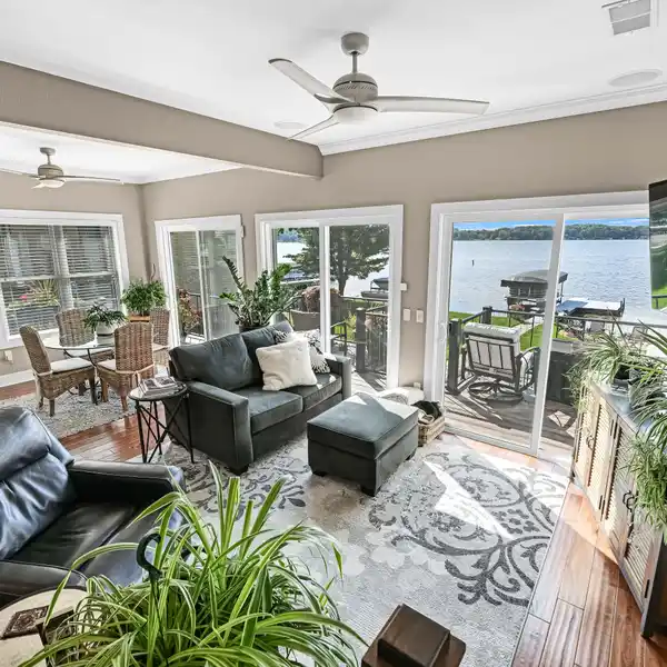 MODERN LAKEFRONT HOME WITH STUNNING WATER VIEWS