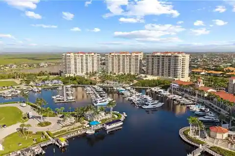 Cape Coral Elegance: Two Balconies, Marina Access