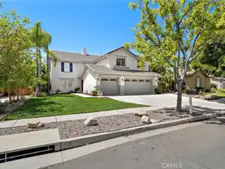 Spacious Light-Filled Home with an Ideal Plan