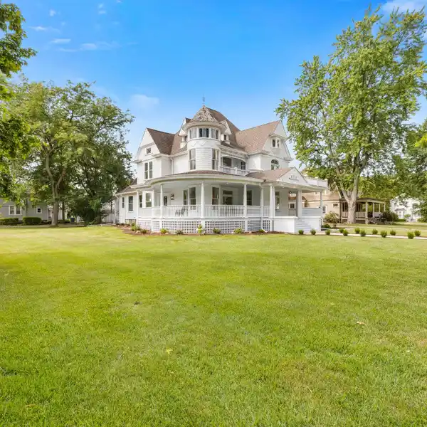 THE GRAND ROOT MANSION