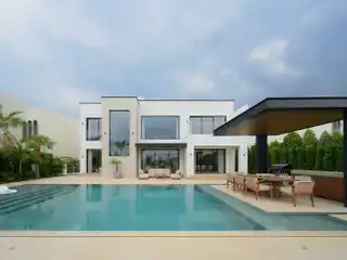 Exquisite Brand New Villa