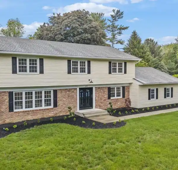 MODERN RENOVATED COLONIAL NEAR PRINCETON UNIVERSITY
