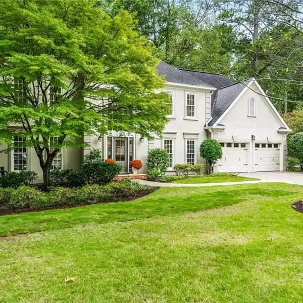 EXCEPTIONAL HOME IN HAMPTON WOODS