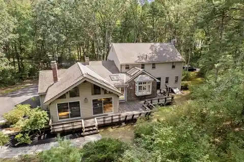 Charming, Spacious Woodland Sanctuary