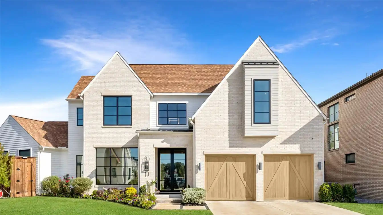 Gorgeous Custom Home on a Cul-de-sac
