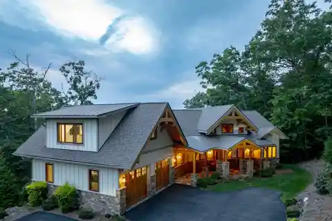 Custom Timber Frame Hybrid Residence