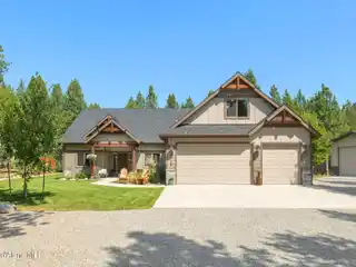 Lovely Single-Level Home in Exclusive Lone Mountain Estates