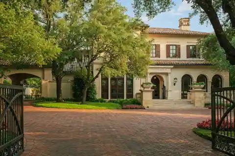 Breathtaking Luxury Estate in San Antonio