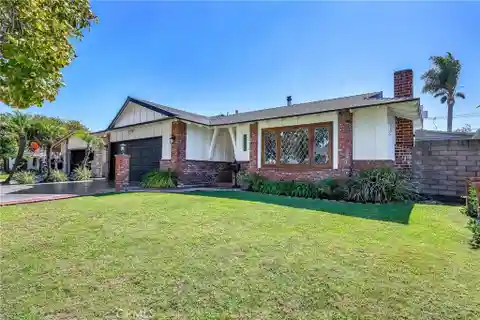 Elegant Home with Sparkling Pool Retreat