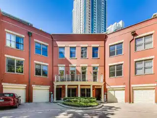 Refined Townhome in Kinzie Park