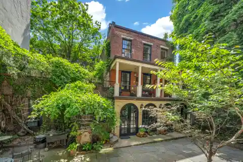 1850s Residence with a Long History