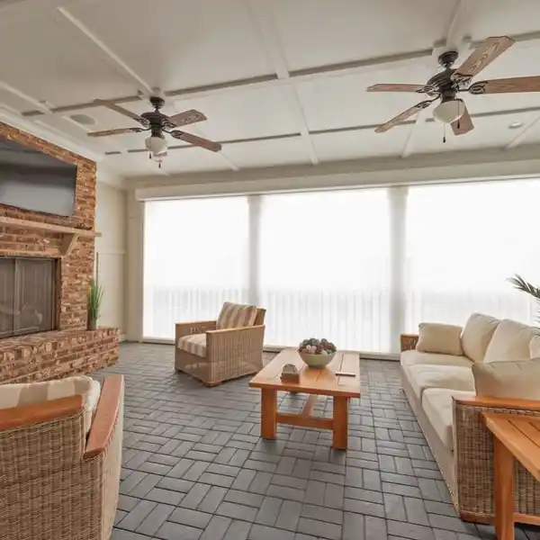 LUXURY TOWNHOME WITH HIGH-END FINISHES IN GREENGATE