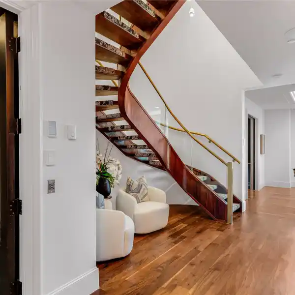 RECENTLY RENOVATED CONTEMPORARY DUPLEX PENTHOUSE