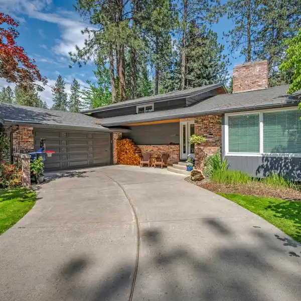 FULLY REMODELED GOLF COURSE HOME