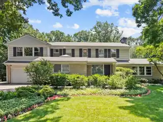 Sunlit Colonial in a Prime Braeside Location