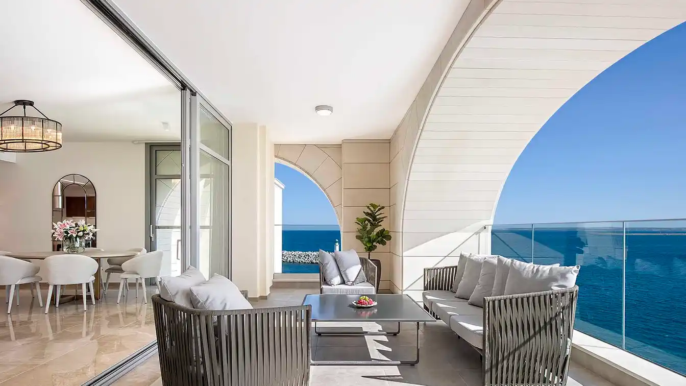 Amazing Duplex Seafront Apartment
