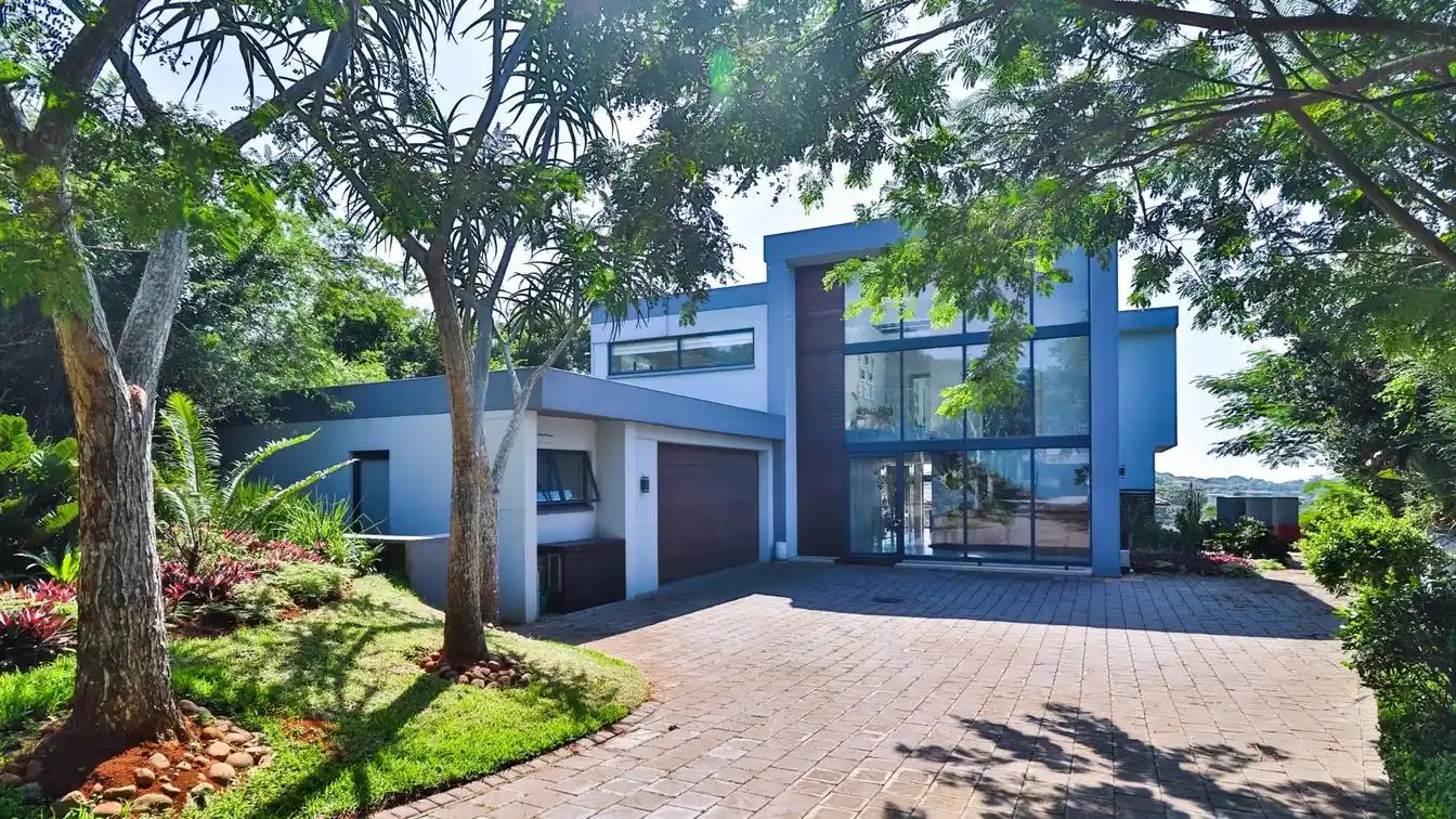 Luxury Mansion in Brettenwood Estate