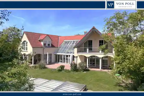 Stylish Jewel with a Spacious Garden