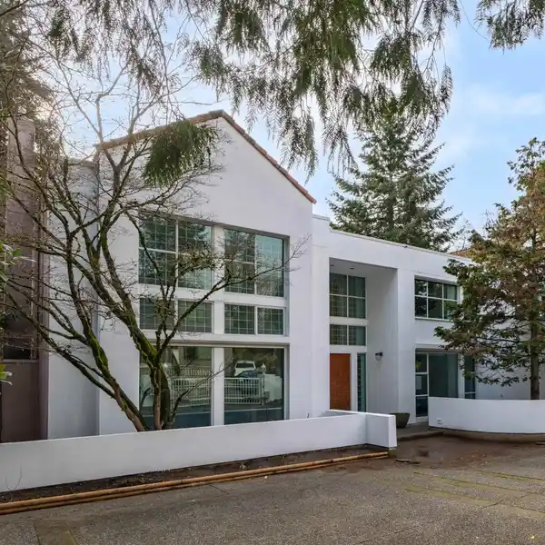 SOPHISTICATED HOME ON A HUGE LOT